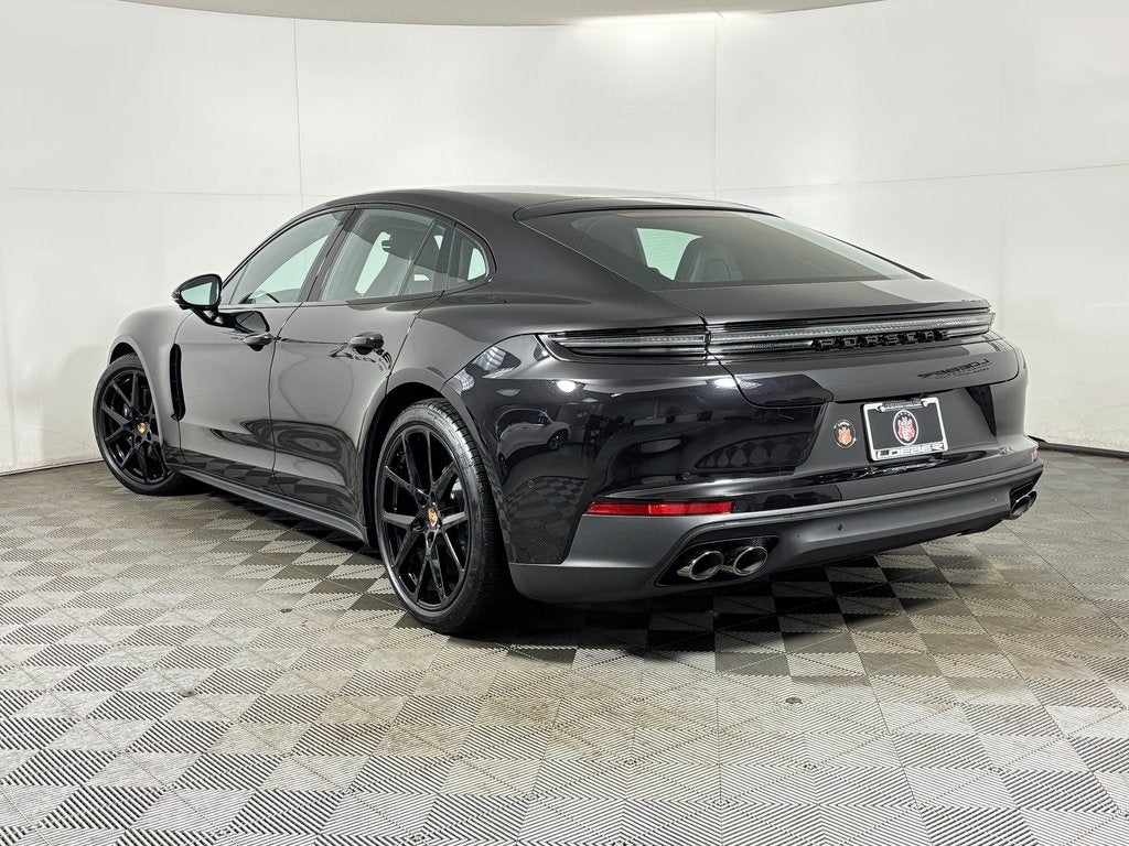 2026 Porsche Panamera 4