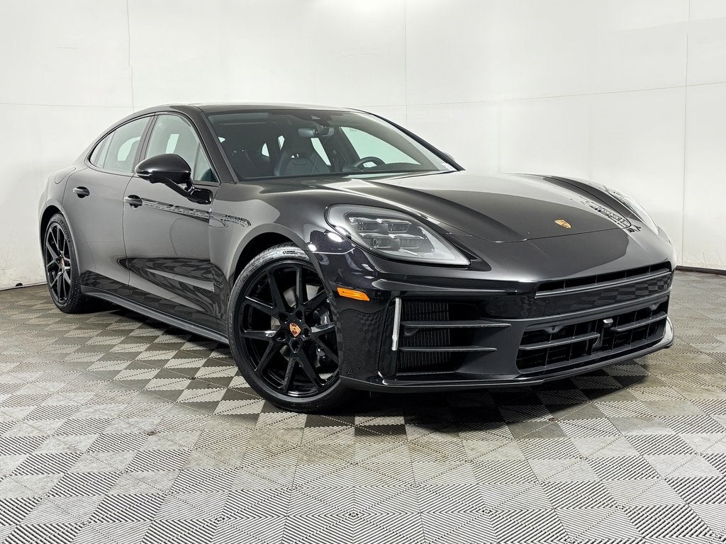 2026 Porsche Panamera 4
