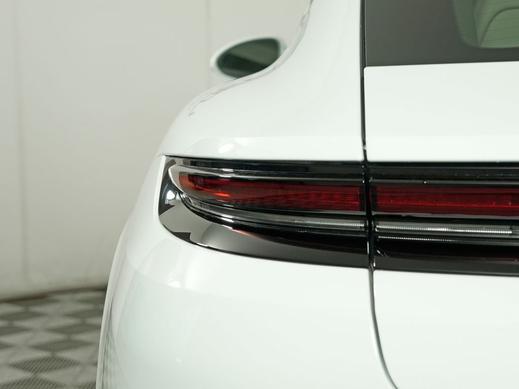 2026 Porsche Panamera 4