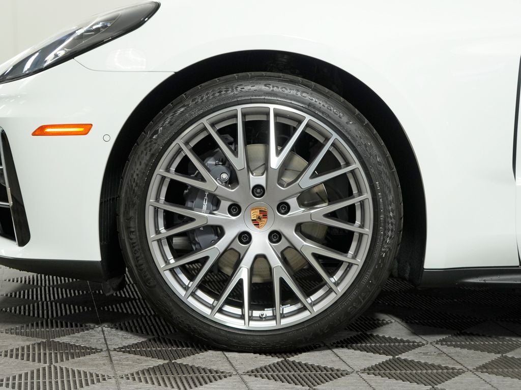 2026 Porsche Panamera 4