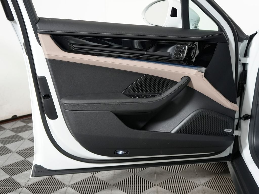 2026 Porsche Panamera 4