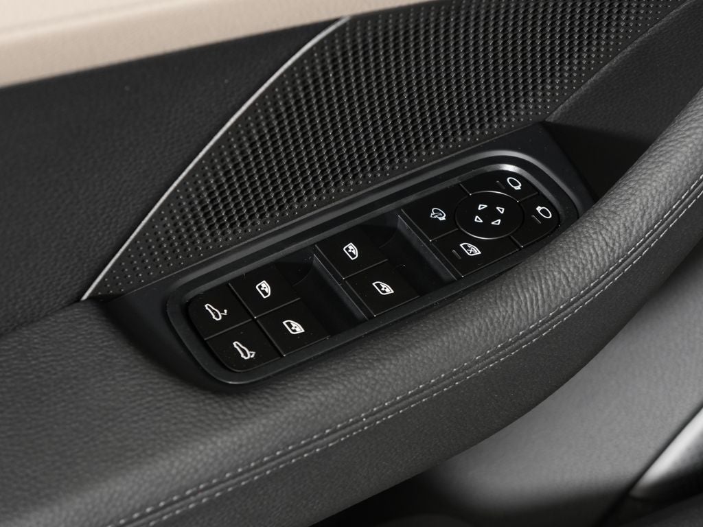 2026 Porsche Panamera 4