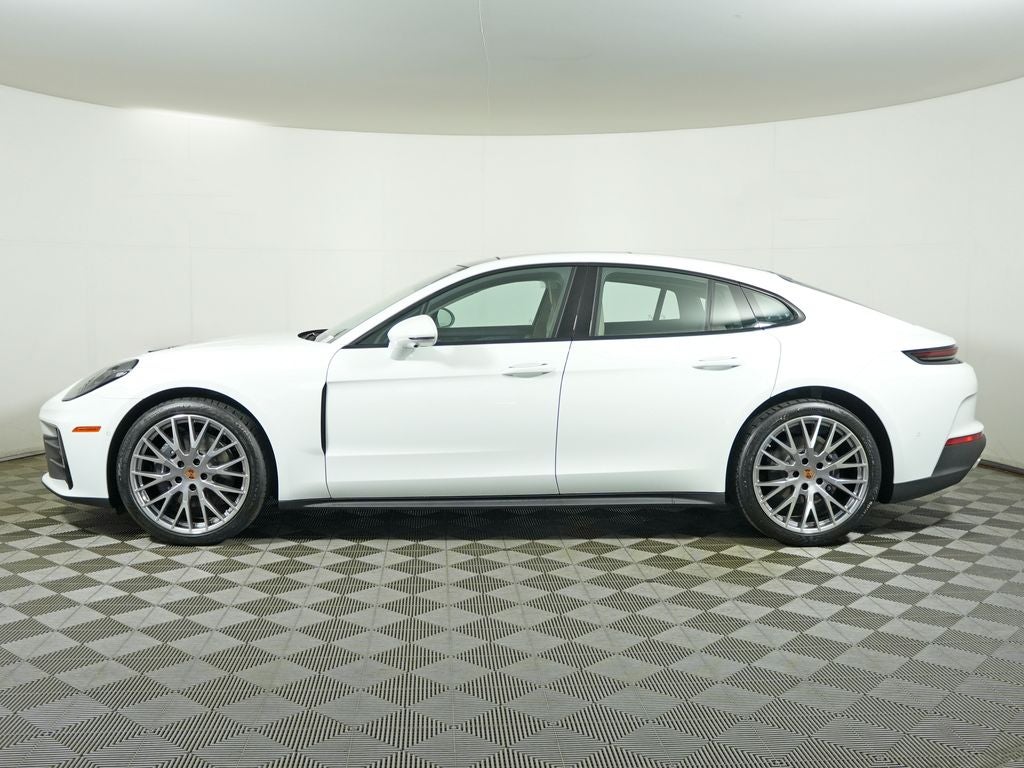 2026 Porsche Panamera 4