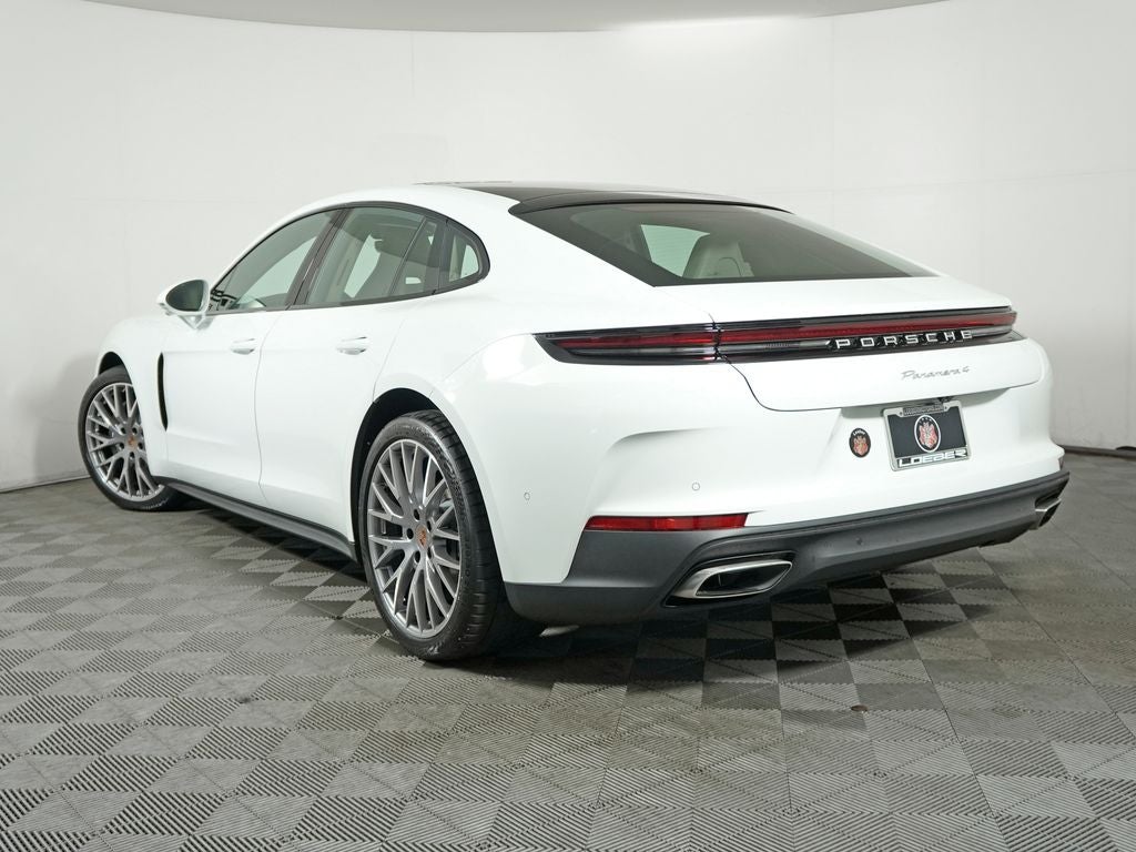 2026 Porsche Panamera 4