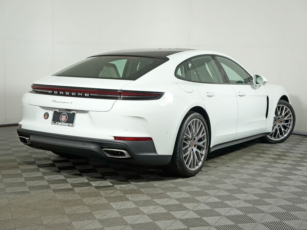 2026 Porsche Panamera 4