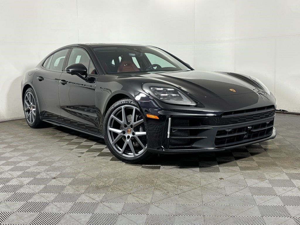 2026 Porsche Panamera 4