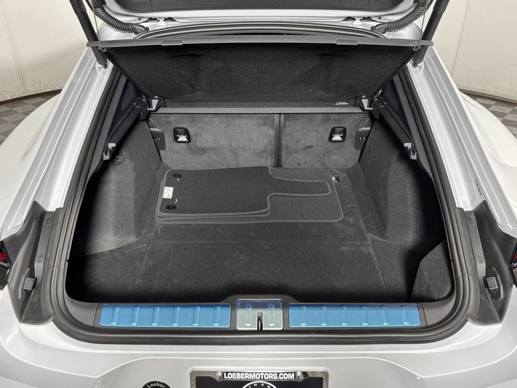 2026 Porsche Panamera 4