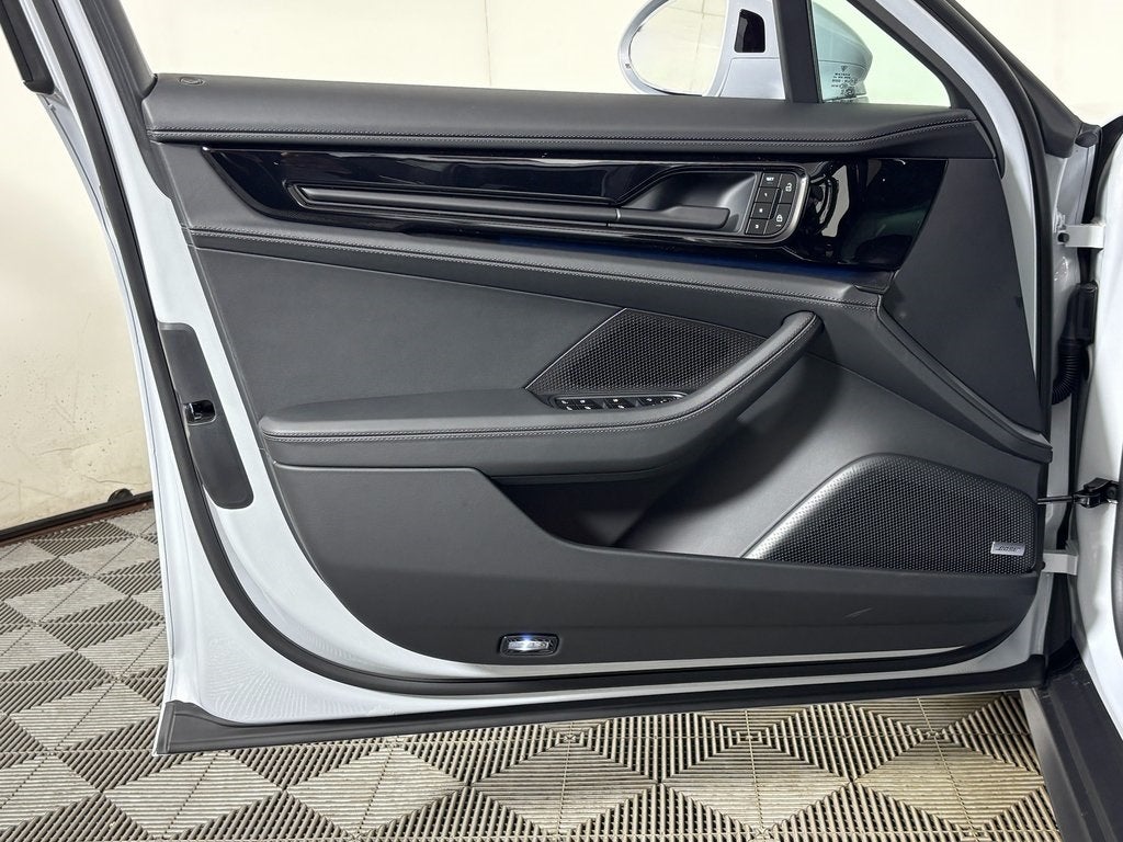 2026 Porsche Panamera 4