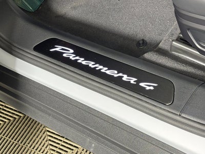 2026 Porsche Panamera 4