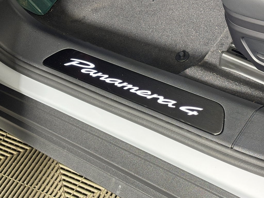 2026 Porsche Panamera 4