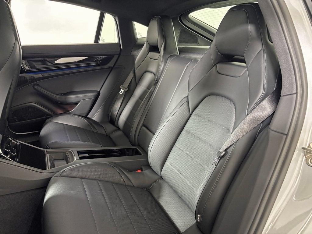2026 Porsche Panamera 4