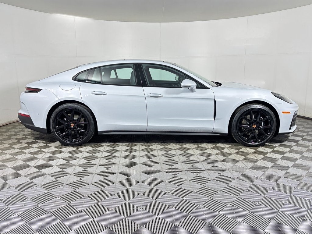 2026 Porsche Panamera 4
