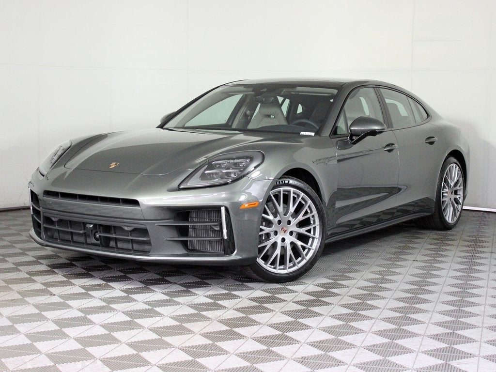 2026 Porsche Panamera 4