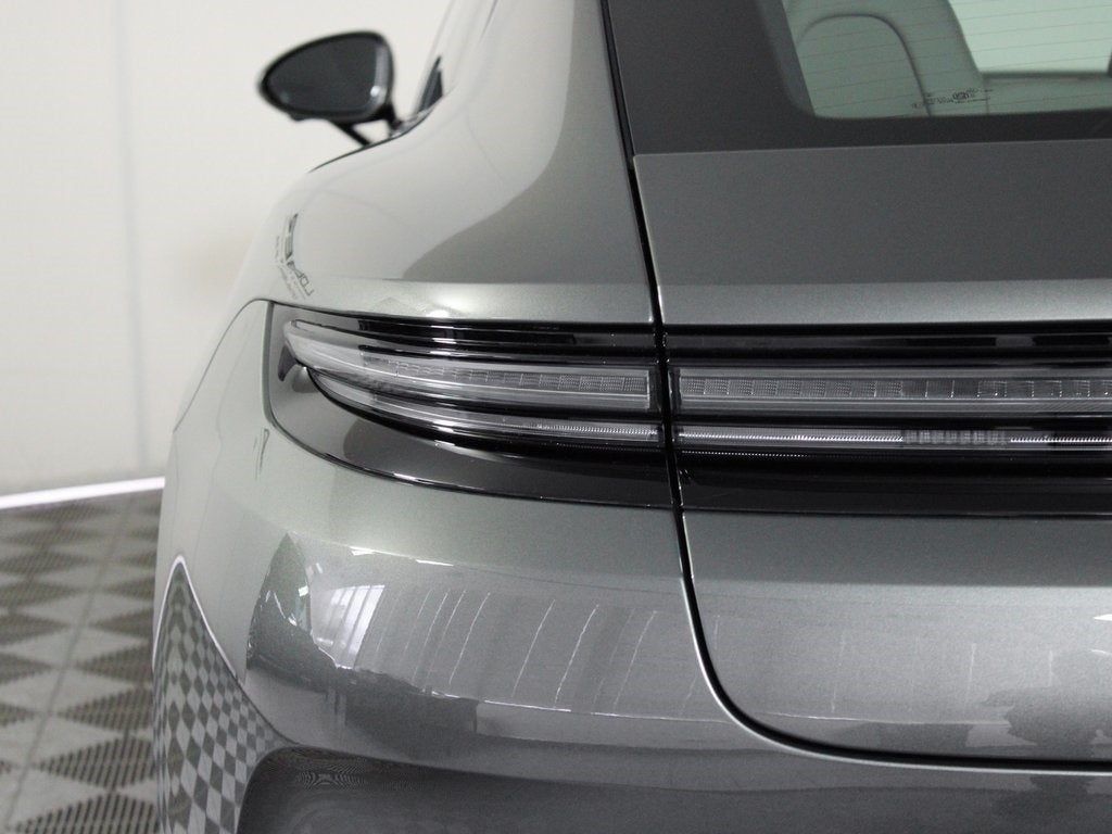 2026 Porsche Panamera 4