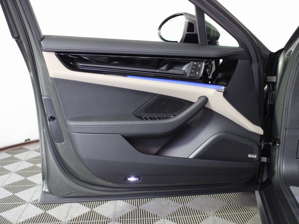 2026 Porsche Panamera 4