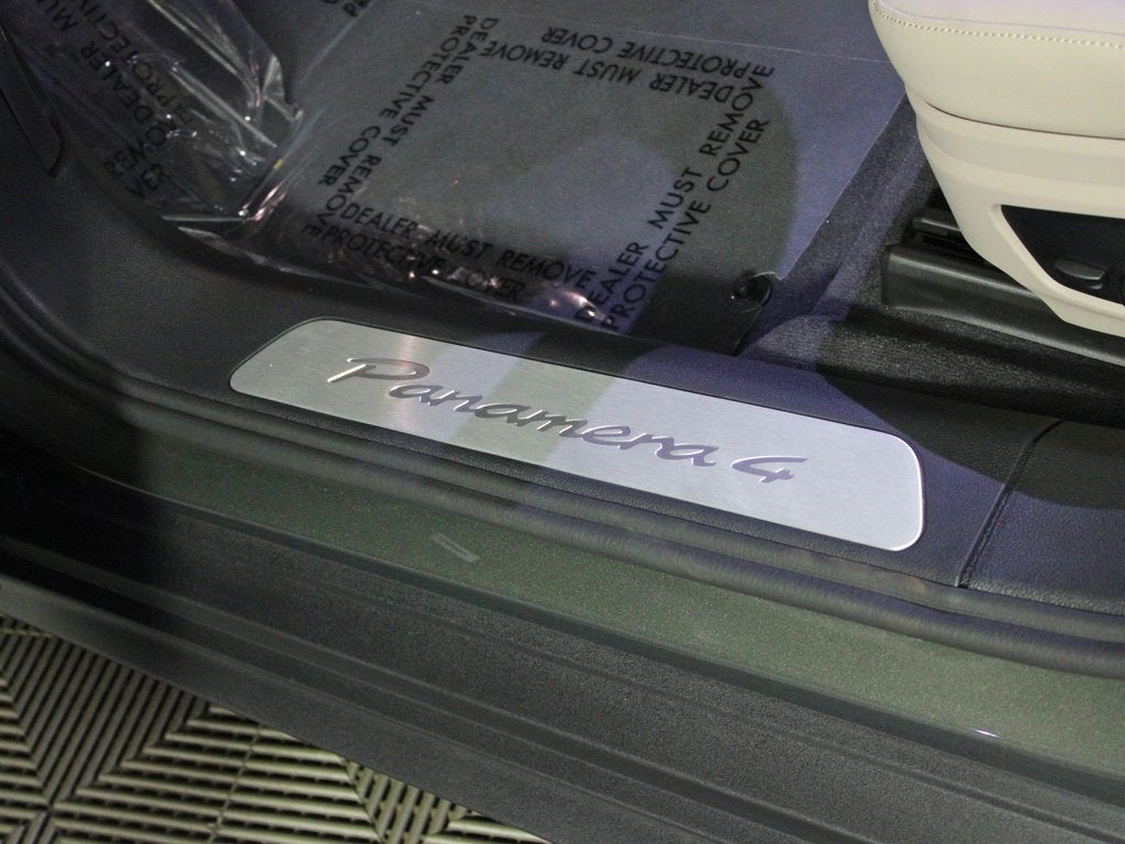 2026 Porsche Panamera 4