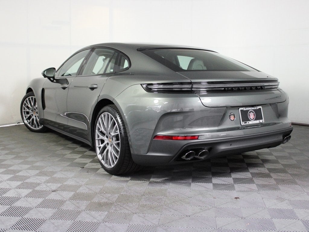 2026 Porsche Panamera 4
