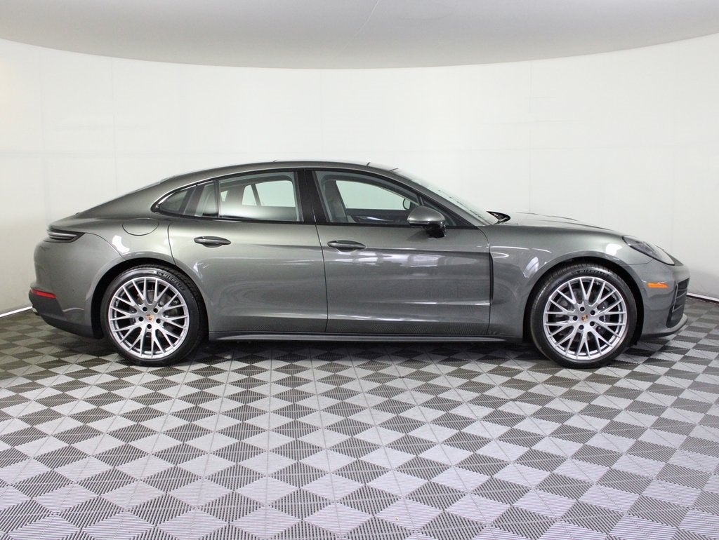2026 Porsche Panamera 4