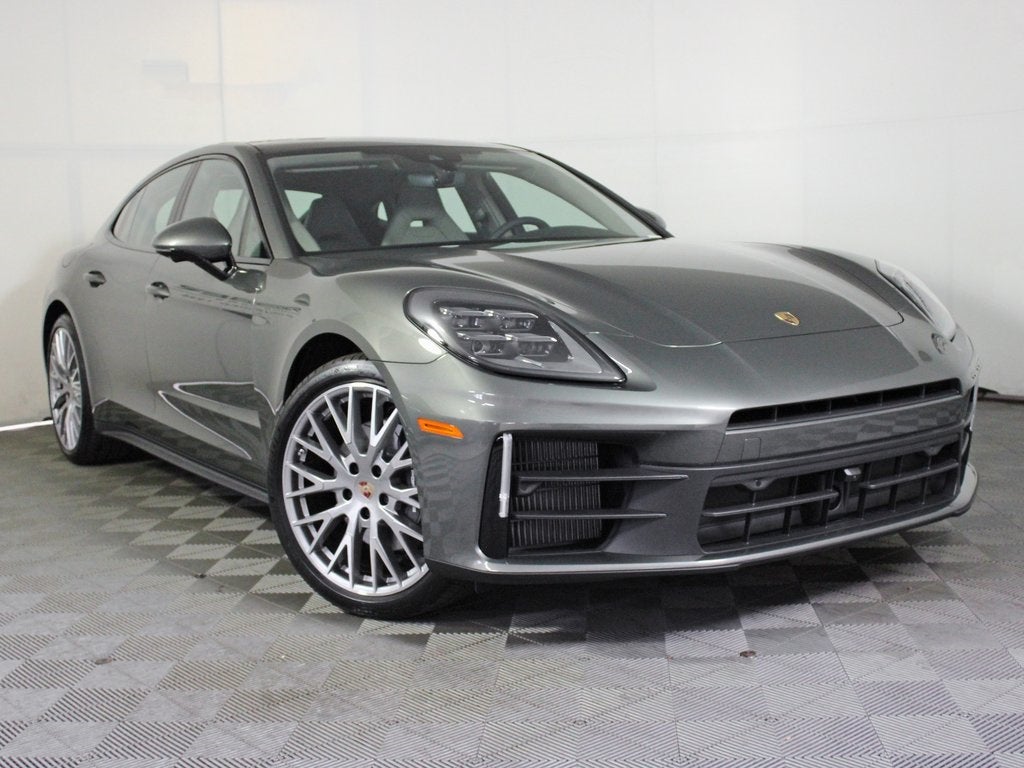 2026 Porsche Panamera 4