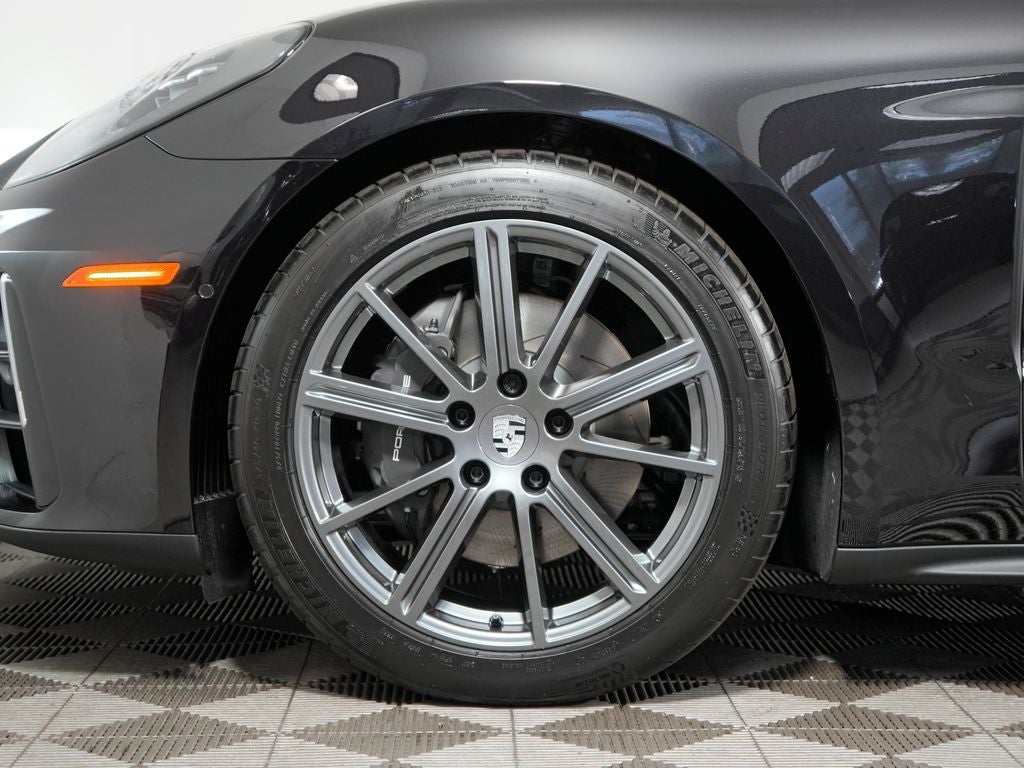 2026 Porsche Panamera 4