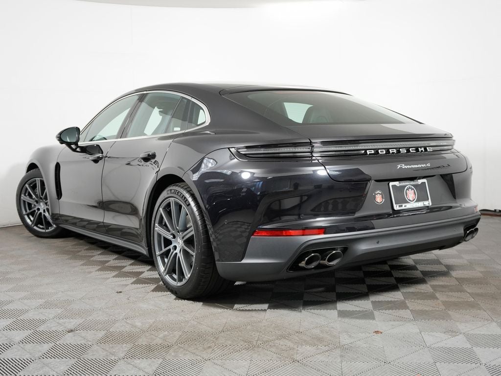 2026 Porsche Panamera 4