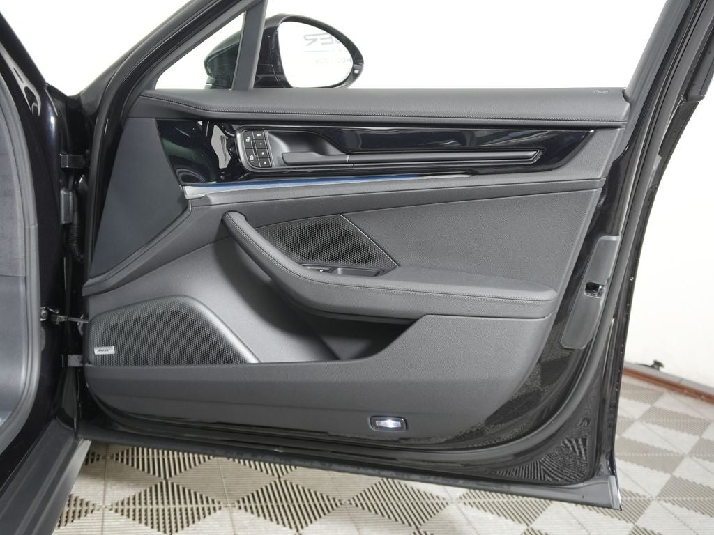 2026 Porsche Panamera 4