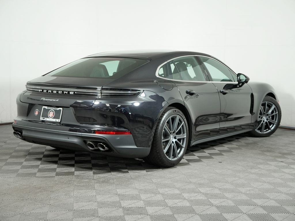 2026 Porsche Panamera 4