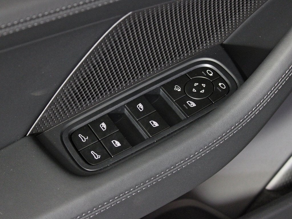 2025 Porsche Panamera 4