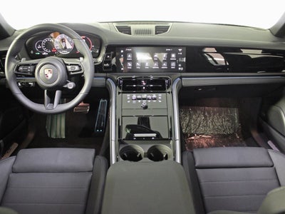 2025 Porsche Panamera 4