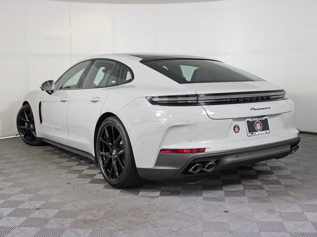 2025 Porsche Panamera 4