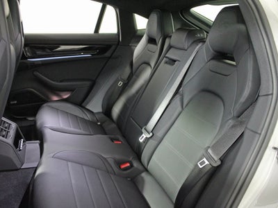 2025 Porsche Panamera 4