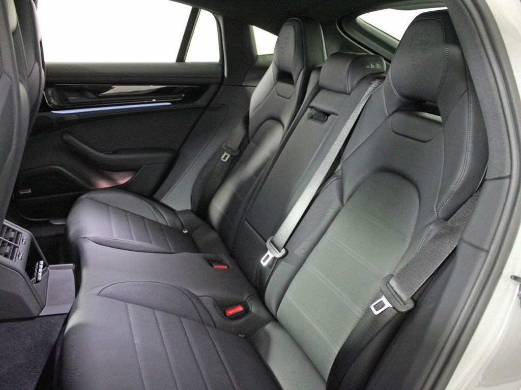 2025 Porsche Panamera 4