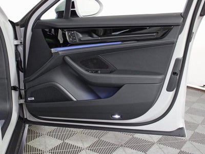 2025 Porsche Panamera 4