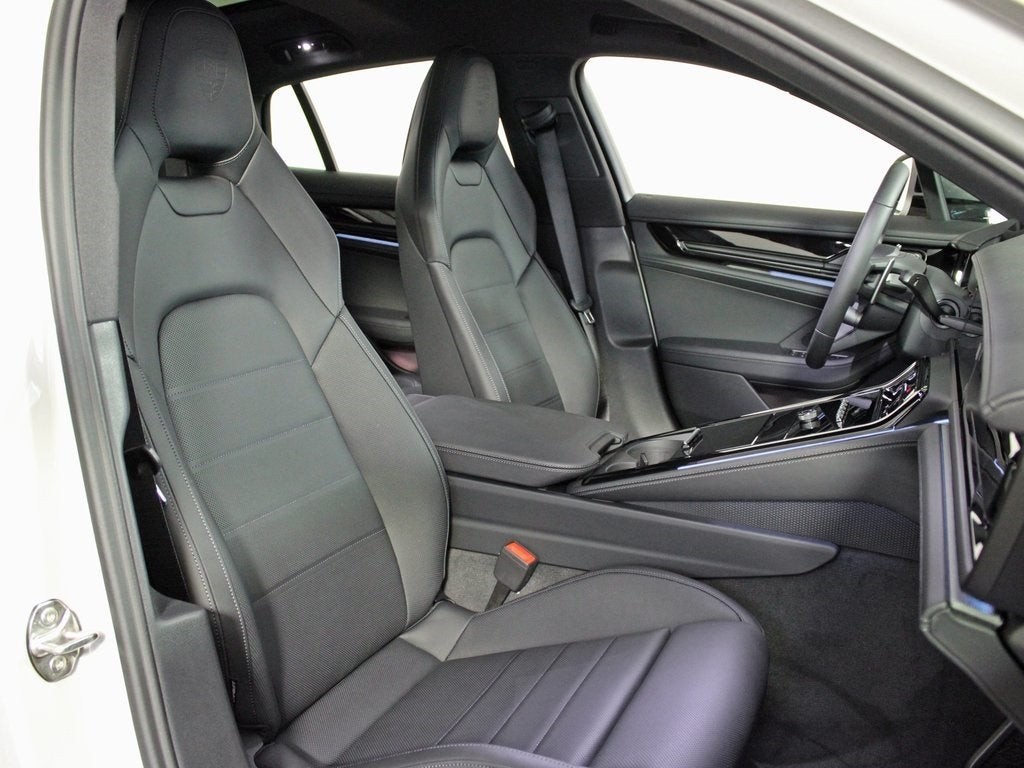 2025 Porsche Panamera 4
