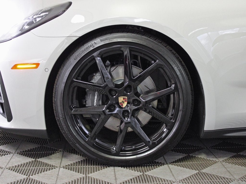 2025 Porsche Panamera 4