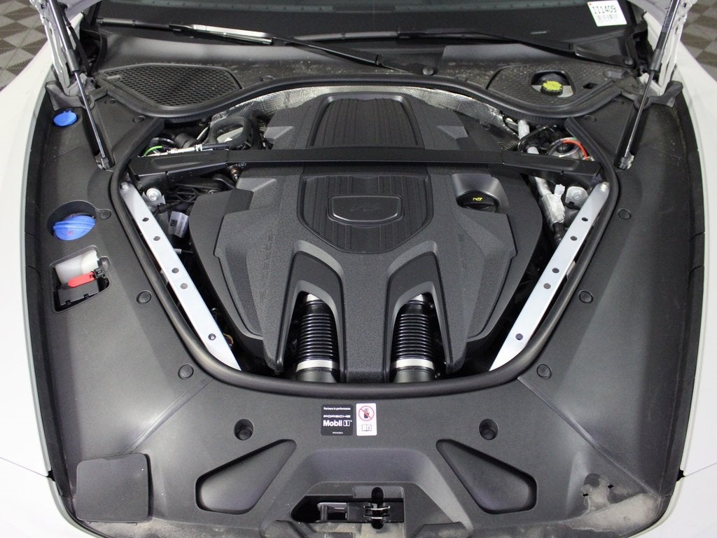 2025 Porsche Panamera 4