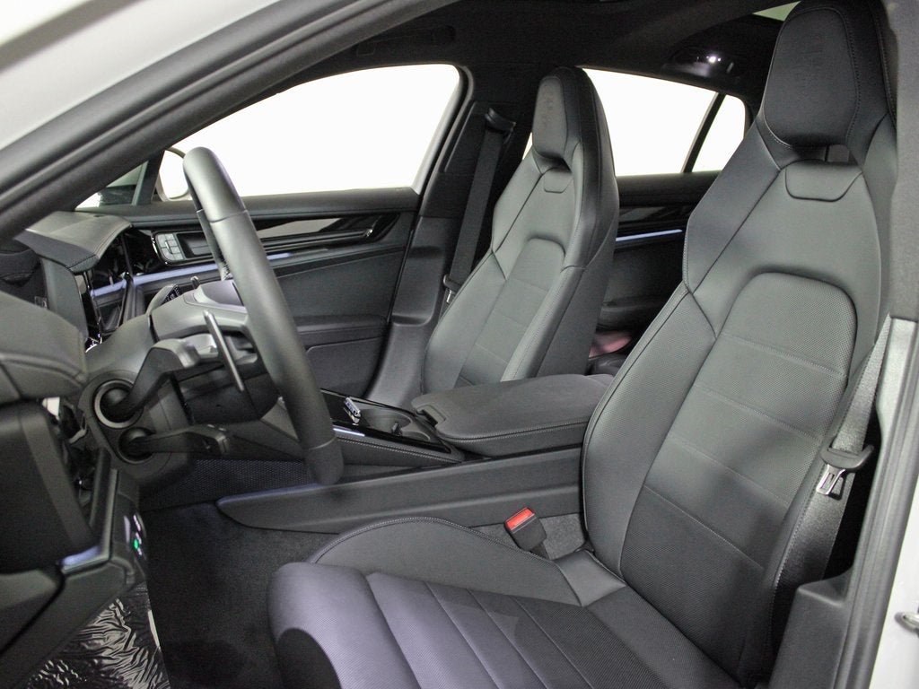 2025 Porsche Panamera 4