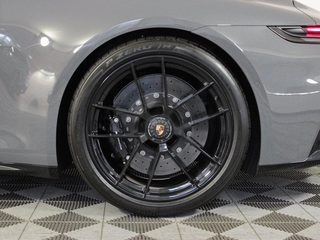 2025 Porsche 911 Carrera GTS