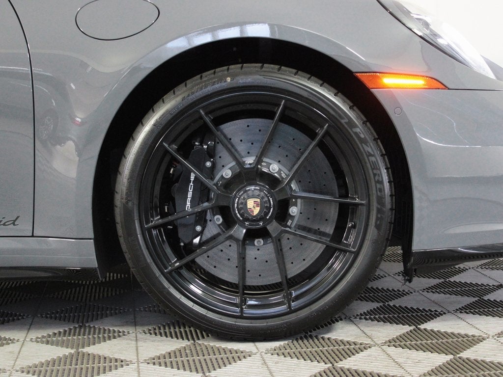 2025 Porsche 911 Carrera GTS