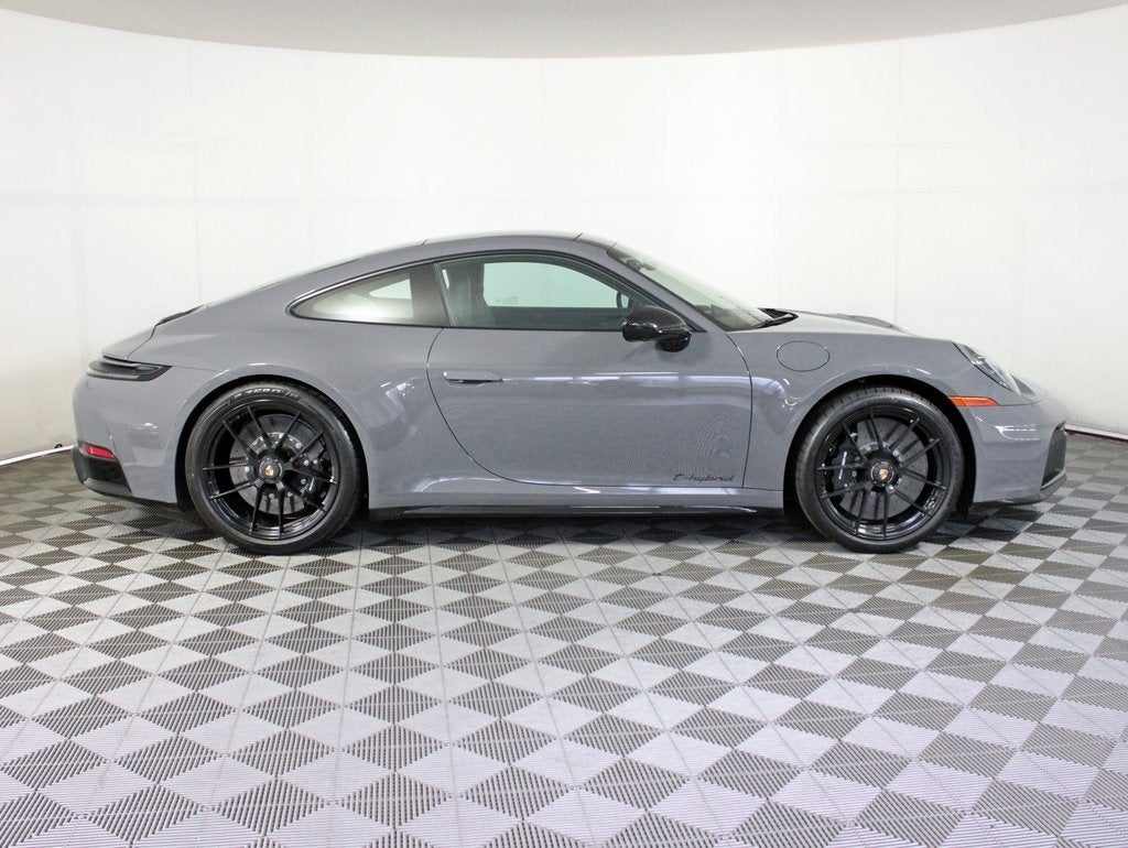 2025 Porsche 911 Carrera GTS