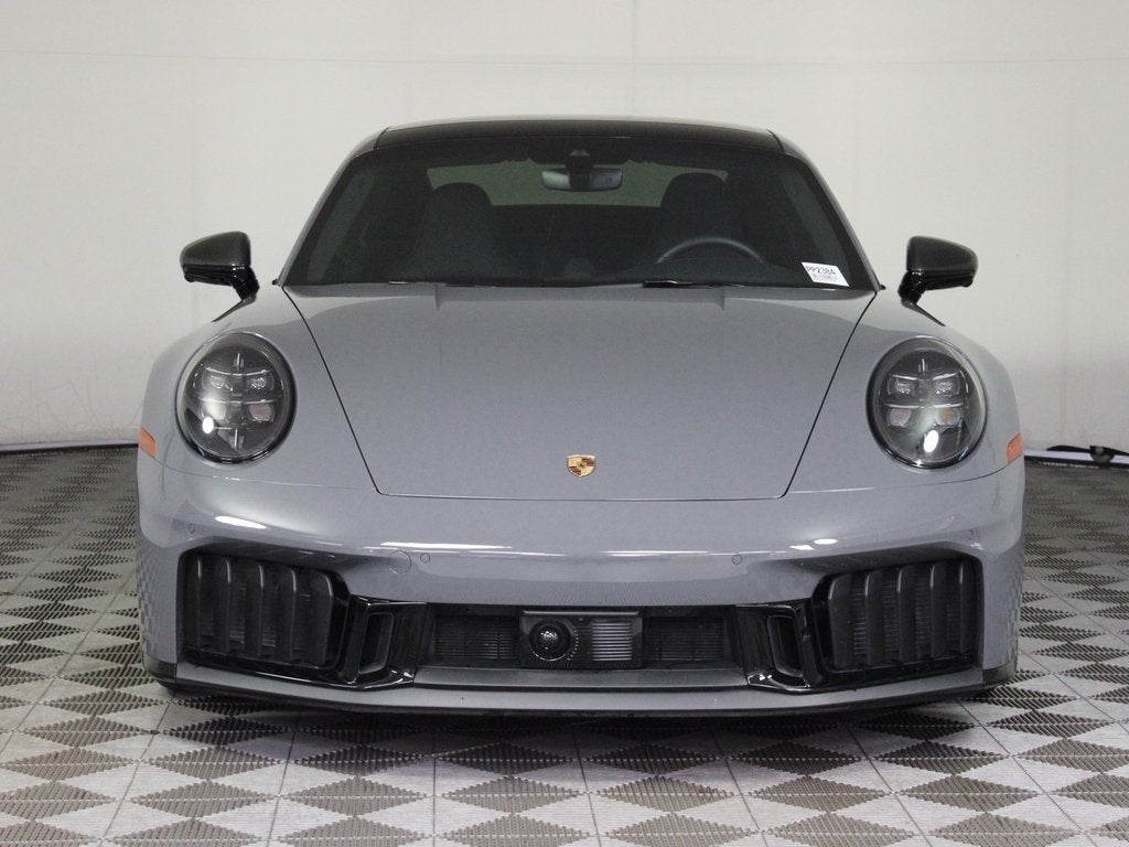 2025 Porsche 911 Carrera 4 GTS