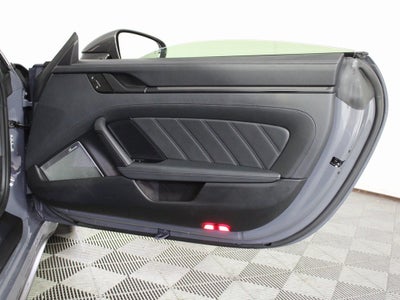 2025 Porsche 911 Carrera 4 GTS