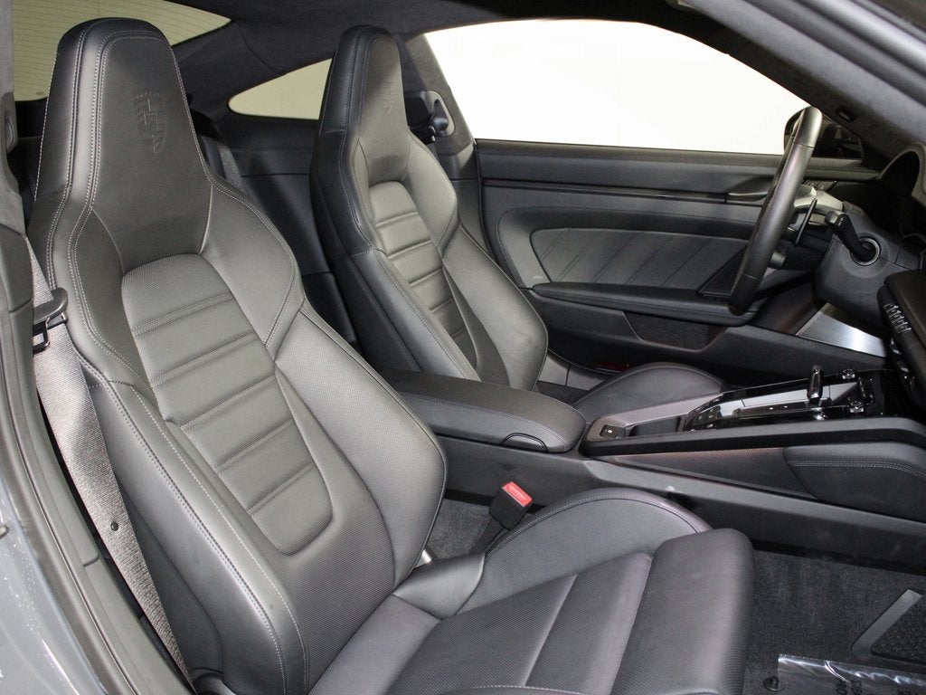 2025 Porsche 911 Carrera 4 GTS