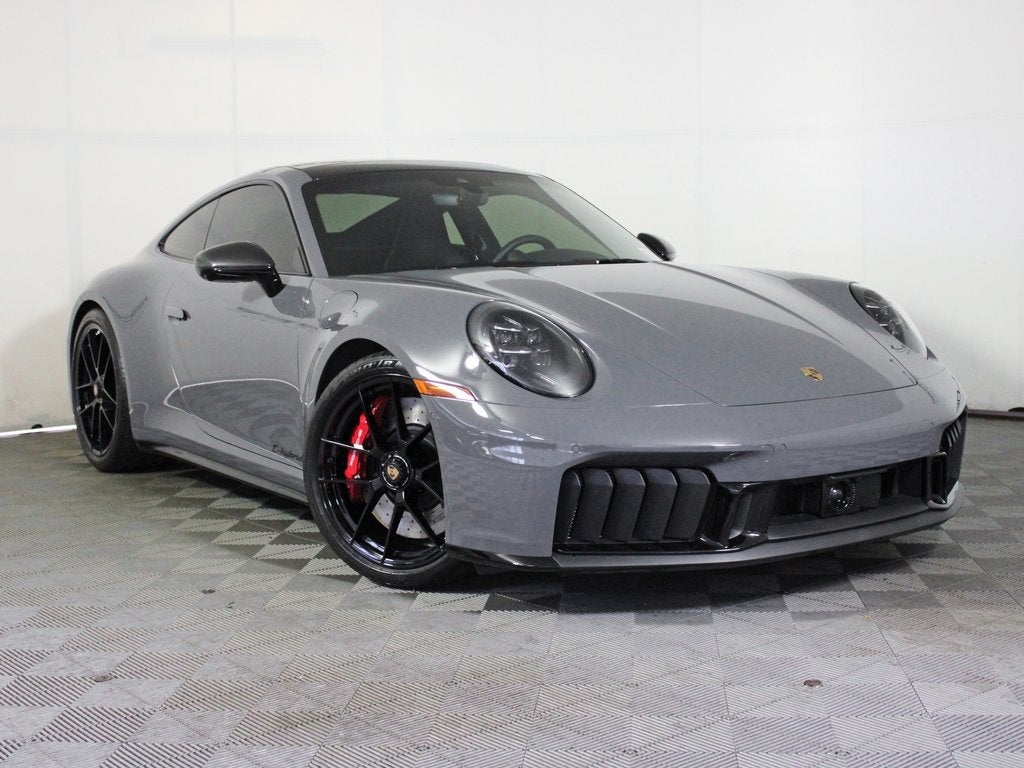 2025 Porsche 911 Carrera 4 GTS