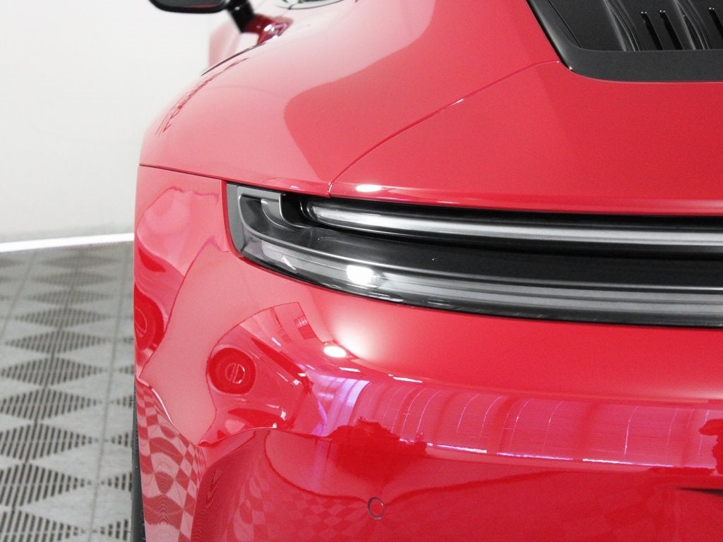 2025 Porsche 911 Carrera 4 GTS