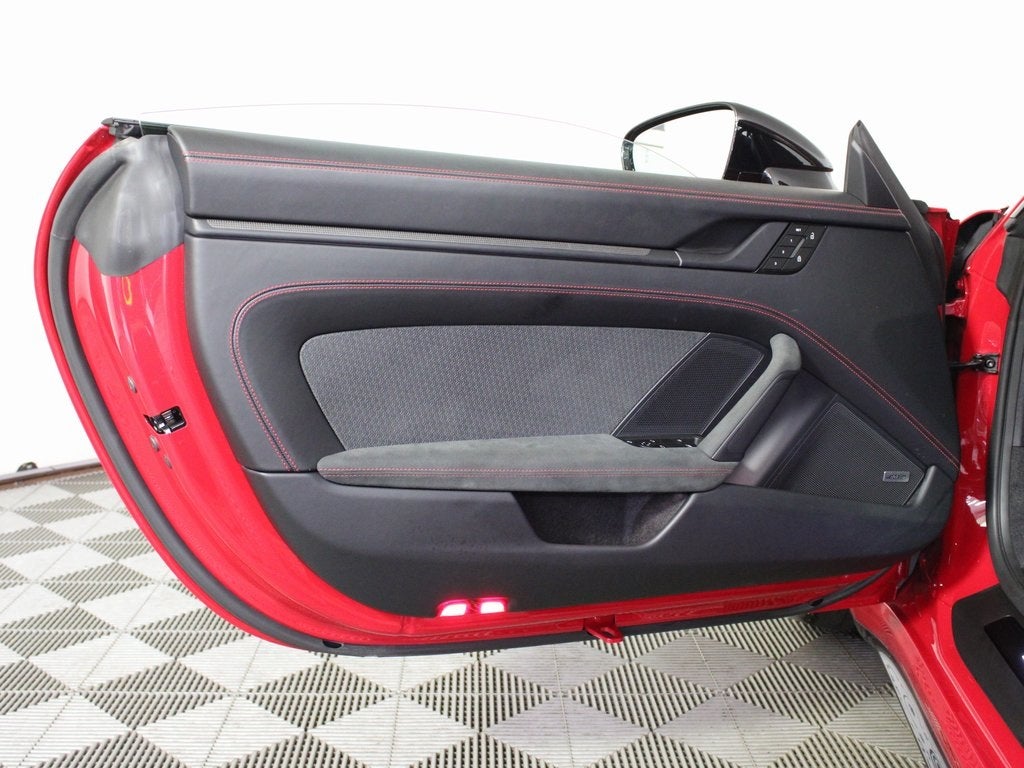 2025 Porsche 911 Carrera 4 GTS