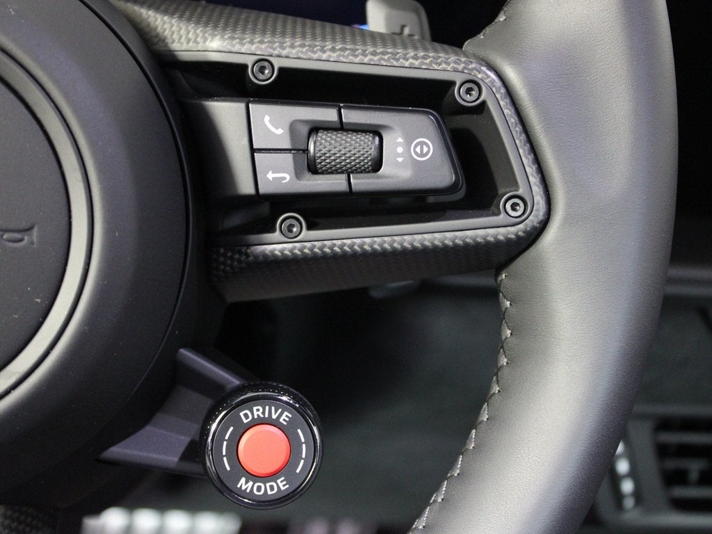 2025 Porsche 911 Carrera 4 GTS