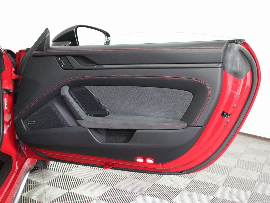 2025 Porsche 911 Carrera 4 GTS