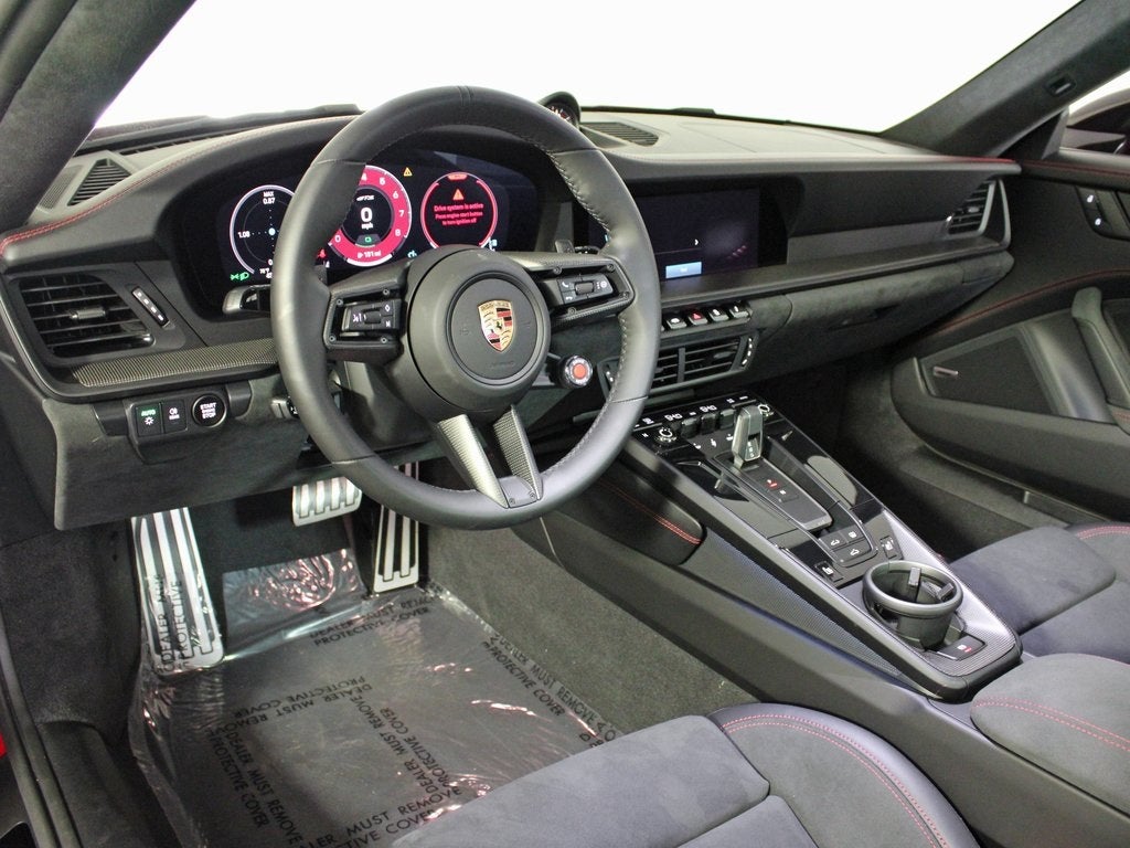 2025 Porsche 911 Carrera 4 GTS