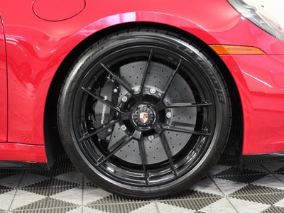 2025 Porsche 911 Carrera 4 GTS